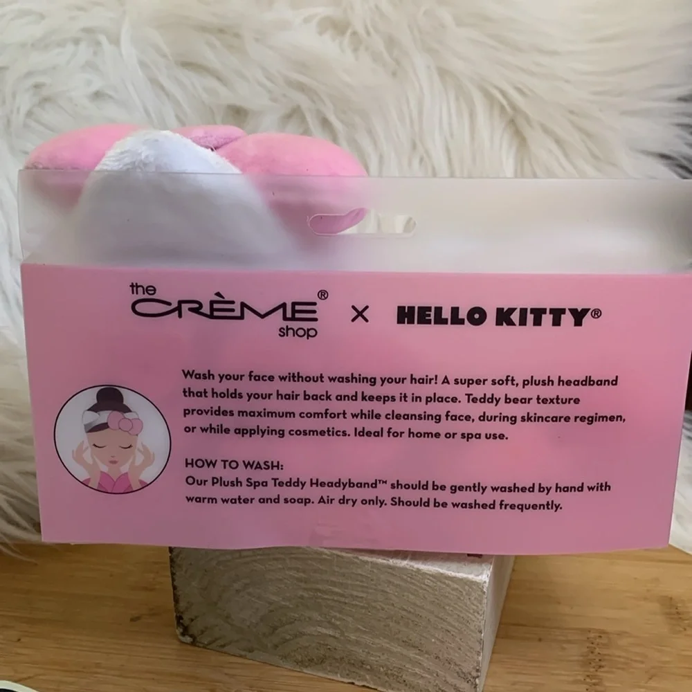 NIP Hello Kitty Spa 4 Piece Bundle 2 Masks Spa Bow Headband +Bag Charm Key Chain